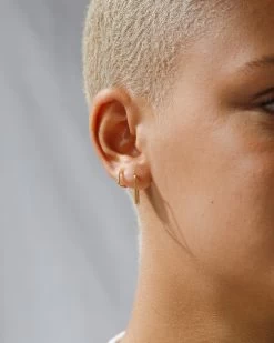 Annie Huggie Hoops -Gldn Shop 2020 09 21 GLDN Bella1294 Edit 1