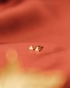 Heart Studs -Gldn Shop 2022 gldn 12977