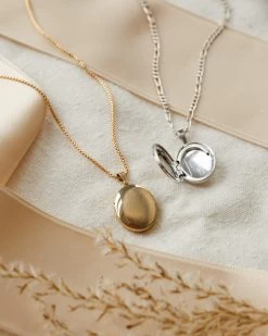 Oval Locket Necklace -Gldn Shop 2022 gldn 13185
