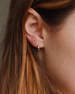 Olivia Huggie Hoops -Gldn Shop 2022 gldn sapphire 16058 Edit