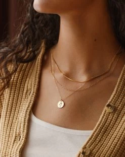 Small Flora Necklace -Gldn Shop 2022 GLDN Holiday 13925 36e3e002 30bb 4999 8a0f 8a2ca6054364