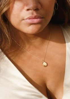 Oval Locket Necklace -Gldn Shop 2022 gldn model vday 15166