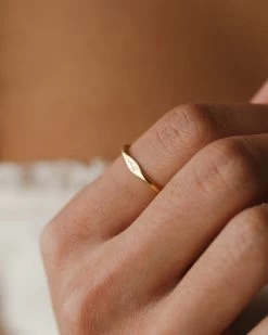 Floral Micro Signet -Gldn Shop 2023 gldn flora 16634