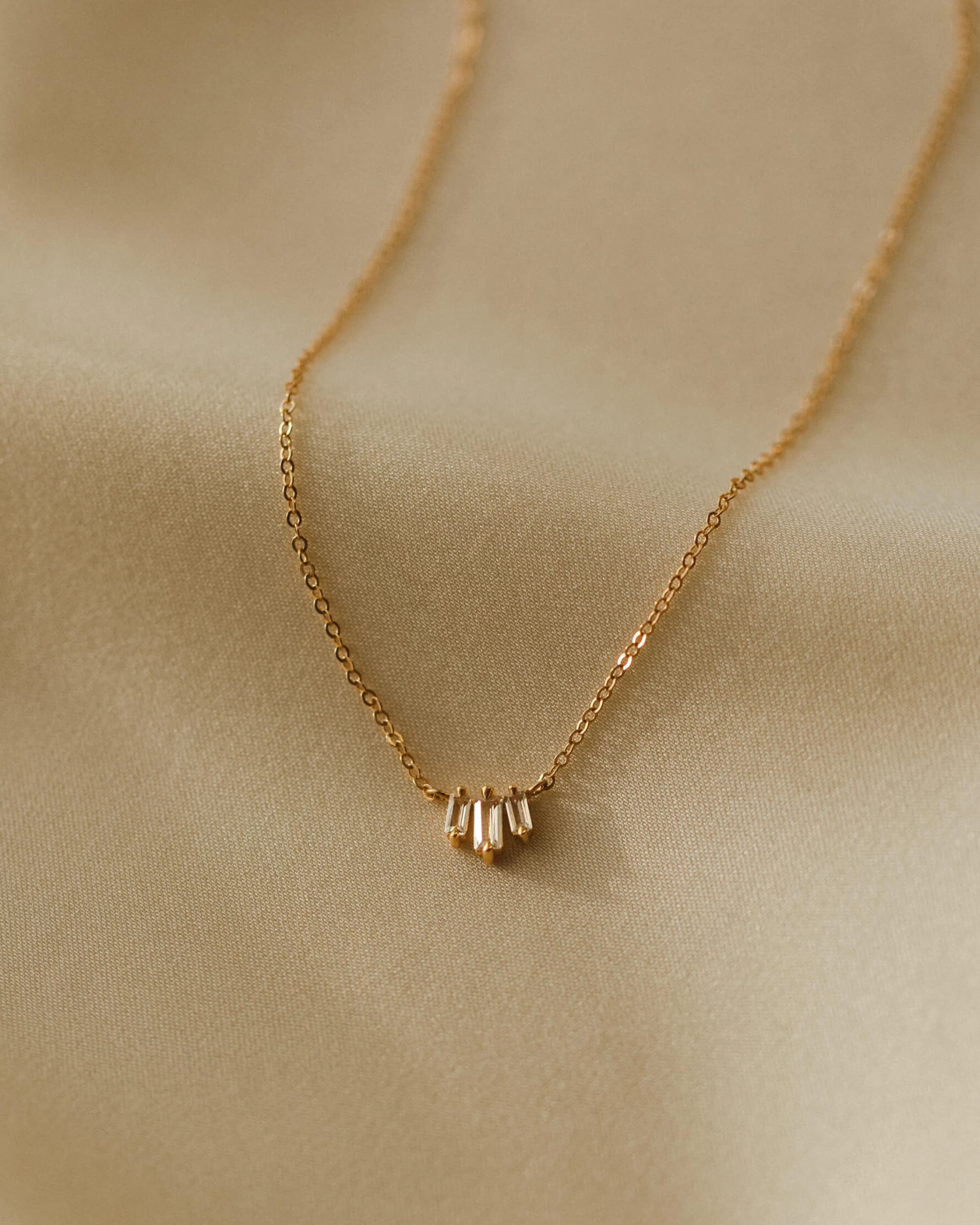 Prisma White Sapphire Necklace 5 Prisma White Sapphire Necklace - Image 3