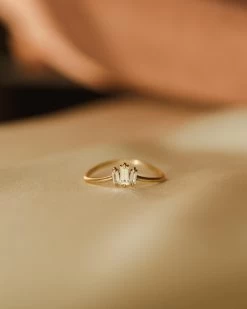 Prisma White Sapphire Ring 12 Prisma White Sapphire Ring -Gldn Shop 2024 DIAMOND product 6687