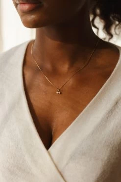 Solid Gold Aura Pendant Necklace 17 Solid Gold Aura Pendant Necklace -Gldn Shop 2024 helene diamonds6323 min