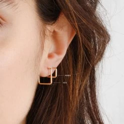 Annie Huggie Hoops -Gldn Shop Ada Annie LabeledModel