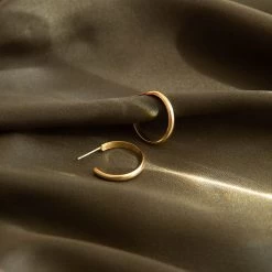 Cindy Hoops -Gldn Shop CindyMediumGoldHoops 3