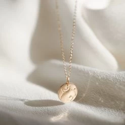 Curve Necklace -Gldn Shop CurveFemaleFormNecklace 7