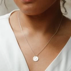 Poppy Necklace -Gldn Shop DaintyPoppyNecklace 4 f5c615bb cd8b 4f2d b90c f6c16342d8ce