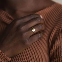 Embrace Ring -Gldn Shop EmbraceRing PLPHover