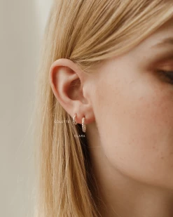 Collette Huggie Hoops -Gldn Shop Frame507 min