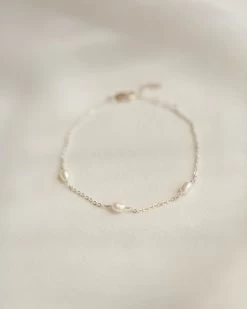 Trinity Pearl Bracelet -Gldn Shop GLD 0655 min