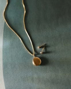 Worry Stone Necklace -Gldn Shop GLD 1322 a135638e b426 43cd bfac edc05f3cab9a