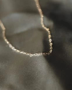 Dainty Heart Chain -Gldn Shop GLD 1602