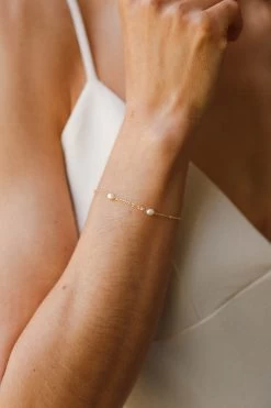 Trinity Pearl Bracelet -Gldn Shop GLD 9094 min