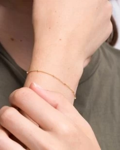 Halle Bracelet -Gldn Shop HalleDaintyChainBracelet 3