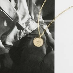Hand Gestures Necklace -Gldn Shop HandGesturesNecklace 3