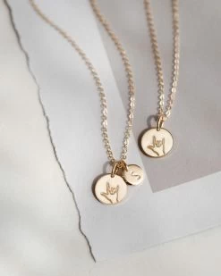 ILY Necklace -Gldn Shop ILY handgestures GLDN gift guide 0627