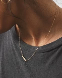 Kahlo Necklace -Gldn Shop KahloTinyBarNecklace 5