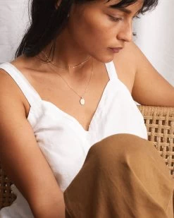 Cross Pendant Necklace -Gldn Shop MinimalCrossNecklaceonOval PLPHover