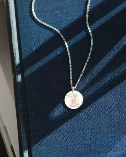 Mystic Vollmond Necklace -Gldn Shop MysticWitchyMedallionNecklaces 5