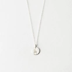 Peace Necklace -Gldn Shop PeaceHandGesturesNecklace Silver PLPMain