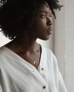 Small Flora Necklace -Gldn Shop SmallFlowerCirclePendantNecklace 2