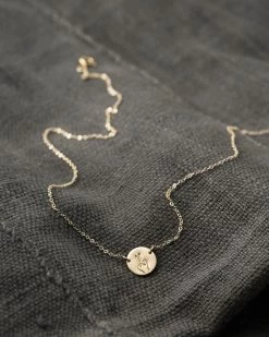 Hand Gestures Link Necklace -Gldn Shop SuspendedHandGesturesNecklaces 3