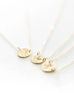 Hand Gestures Link Necklace -Gldn Shop SuspendedHandGesturesNecklaces 5