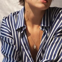 Three Graces Necklace -Gldn Shop ThreeGracesMedallionNecklace 4