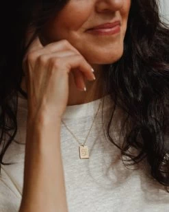 Toujours Marseille Necklace -Gldn Shop ToujoursMotherNecklace 4 fee88818 bc8c 4efa 85d0 62e653c9517b