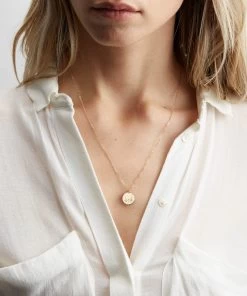 Whatever Necklace -Gldn Shop WhateverHandsSymbolNecklace PLPHover