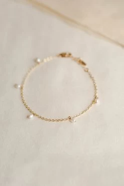 Pearl Droplet Bracelet -Gldn Shop bracelet pearl drop GLD 0430