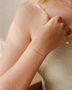 Solid Gold Dainty Chain Bracelet -Gldn Shop emily gldn 12666