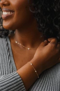 Trinity Pearl Bracelet -Gldn Shop gldn jewelry 074 min