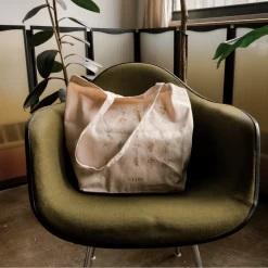 Signature GLDN Tote Bag -Gldn Shop gldn tote product min 1