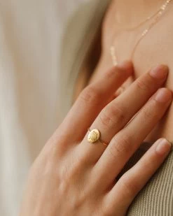 Flora Ring -Gldn Shop gold daisy floral band ring