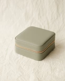 Signature Jewelry Case -Gldn Shop jewelry box 9559 2