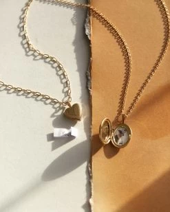 Oval Locket Necklace -Gldn Shop lockets4128 1 2 d05f6425 f56a 44e8 a6e9 0f0b1fdbc9b5