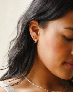 Milly Hoops -Gldn Shop model hoop 10427