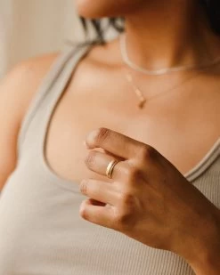 Milly Band -Gldn Shop model ring 10456