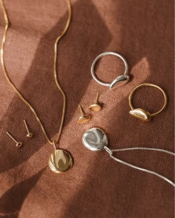 Worry Stone Necklace -Gldn Shop modern serenity grouping min