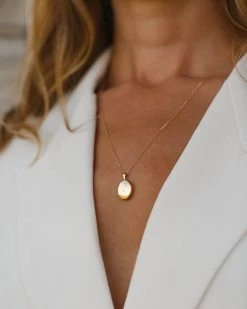 Oval Locket Necklace -Gldn Shop oval locket 0031 2