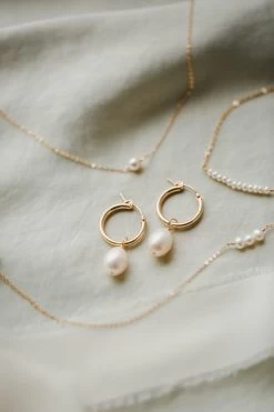 Kana Earrings 14 Kana Earrings -Gldn Shop pearls 0323 min 1