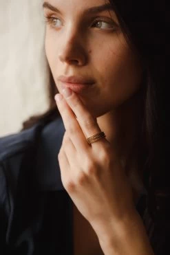 Poet's Garden Gradient Ring -Gldn Shop poet garden model 7581