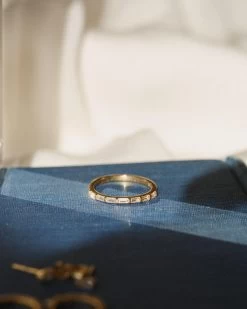 Deco White Sapphire Ring -Gldn Shop ring GLD 8208